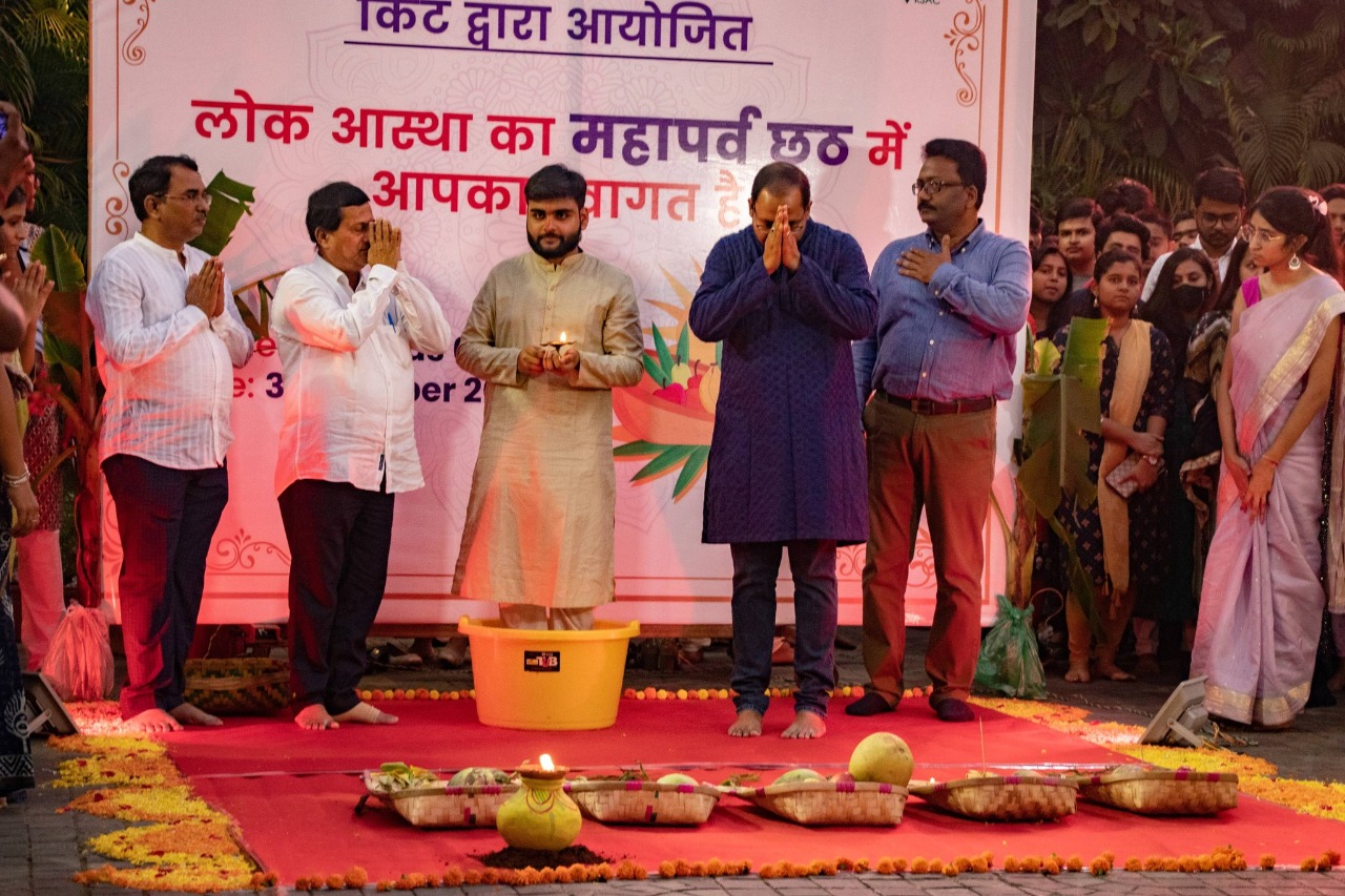 KIIT विश्वविद्यालय में हर्ष-उल्लास के साथ मनाई गई छठ पूजा, आयोजित हुआ विशेष कार्यक्रम