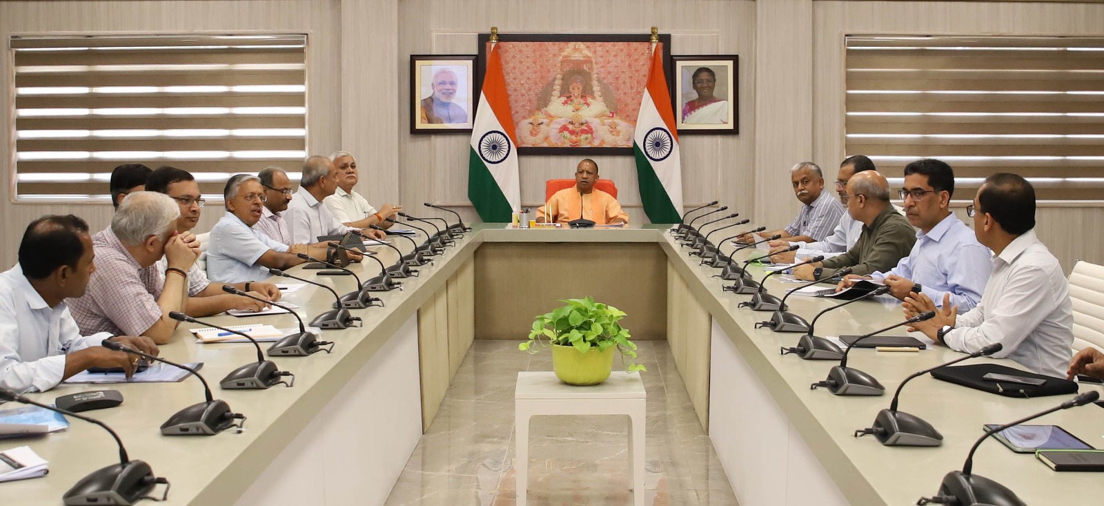 वन ट्रिलियन डॉलर अर्थव्यवस्था के लिए कार्ययोजना तैयार, मिशन मोड में योगी सरकार