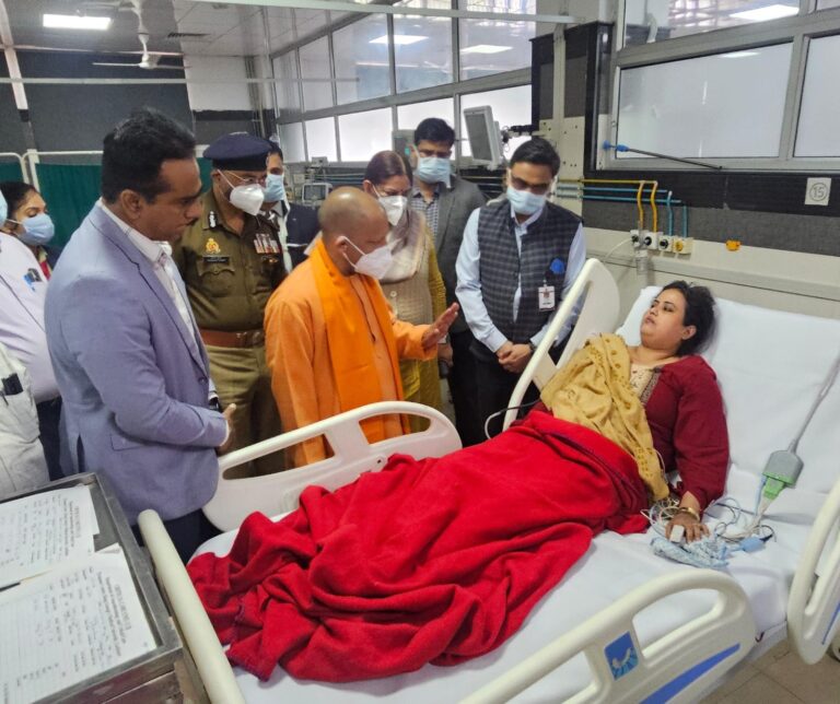 CM Yogi visits KGMU and Lohia Hospital to meet road mishap victims, extend support