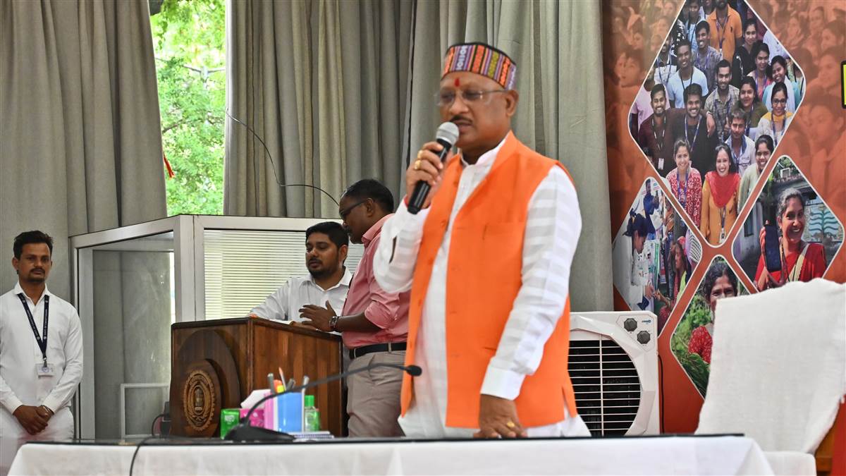 CG News:Jandarshan में आयुषी ने लगाई गुहार, बोली- IAS बनकर करना चाहती हूं देश सेवा, सीएम साय ने कहा- नहीं आएगी कोई बाधा