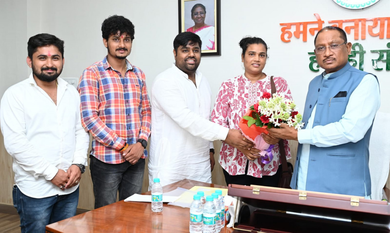 CG News: मुख्यमंत्री श्री साय से पर्वतारोही निशु सिंह ने की सौजन्य मुलाकात