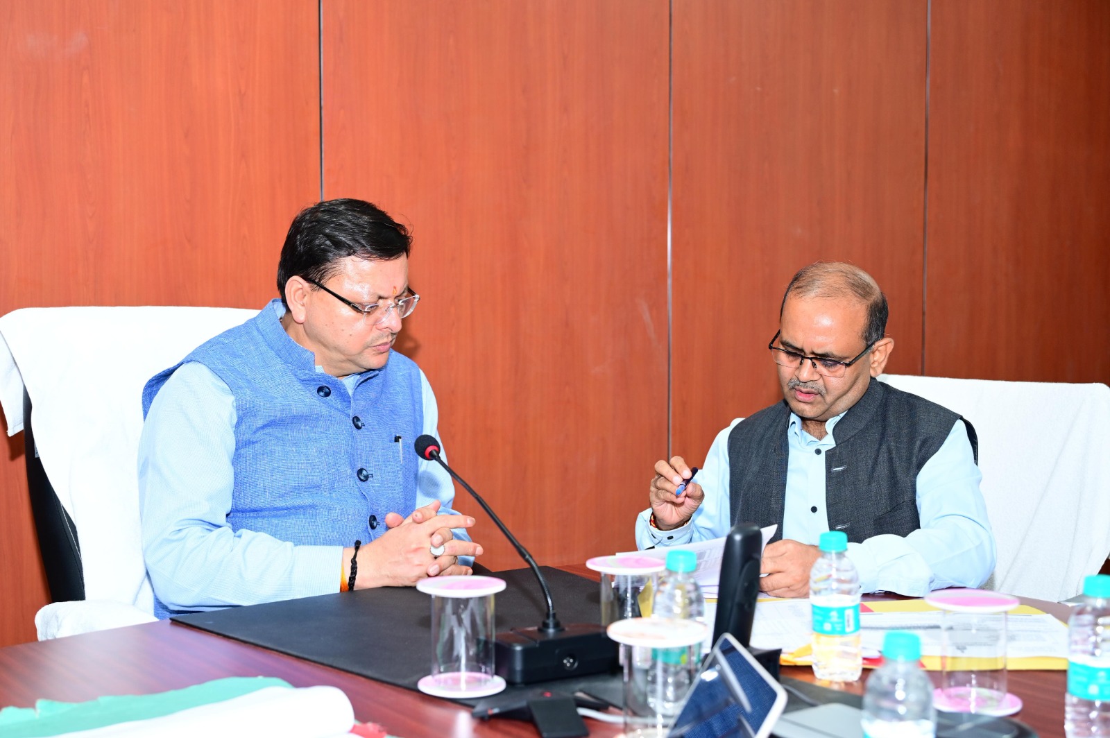 Uttrakhand News:मुख्यमंत्री ने सोमवार को आईटी पार्क देहरादून स्थित राज्य आपदा परिचालन केन्द्र का औचक निरीक्षण किया