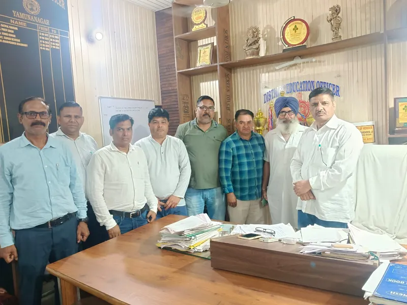 HR:मांगों को लेकर डीईईओ से मिला प्राथमिक शिक्षक संघ