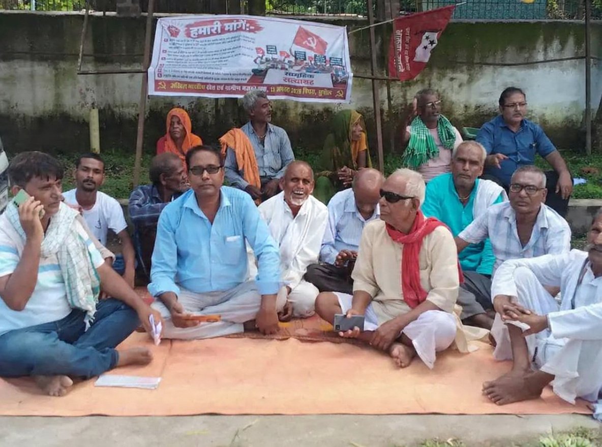 pipra-labours-protest-br