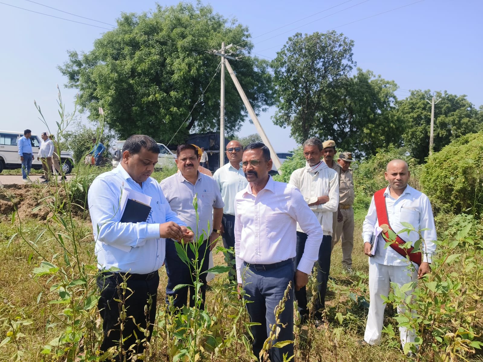 up-hamirpur-dm-inspected